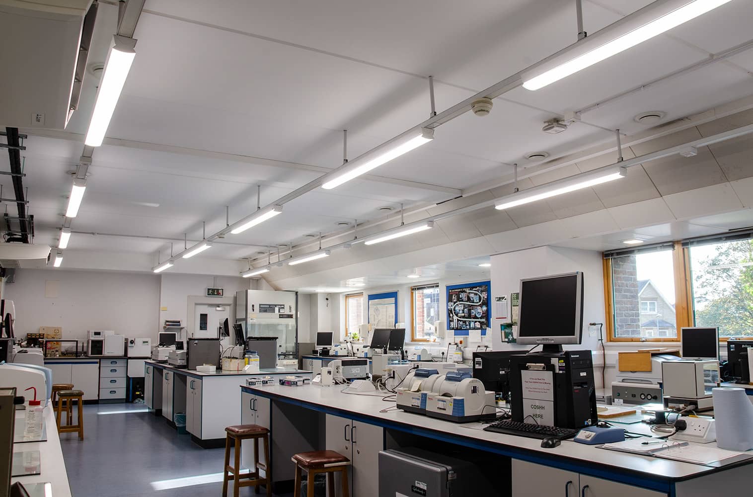 學校化學實驗室裝修設計 學校化學實驗室裝修設計