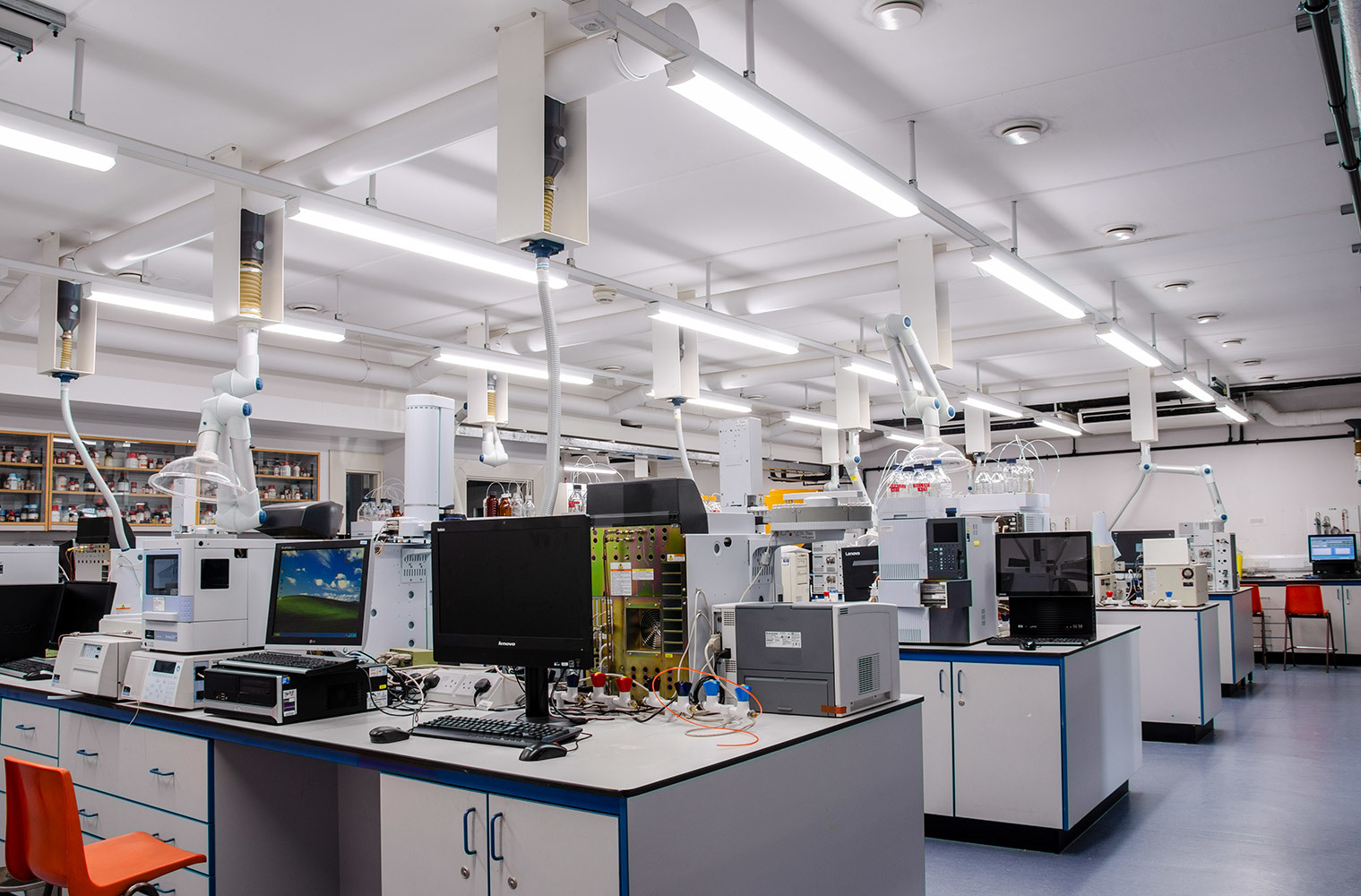 如何確定實驗室的用電負(fù)荷？