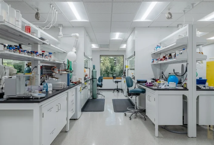 應(yīng)急照明「避坑指南」：實驗室裝修的 4 個致命誤區(qū) 