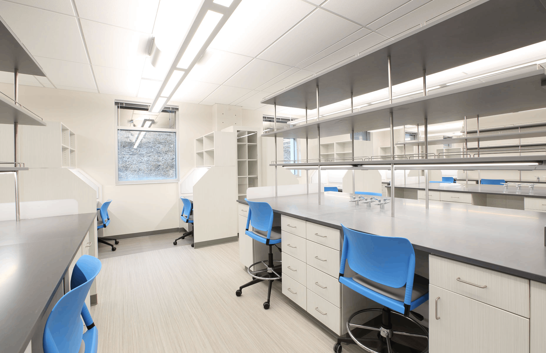 實(shí)驗(yàn)室如何安全儲(chǔ)存危險(xiǎn)化學(xué)品？