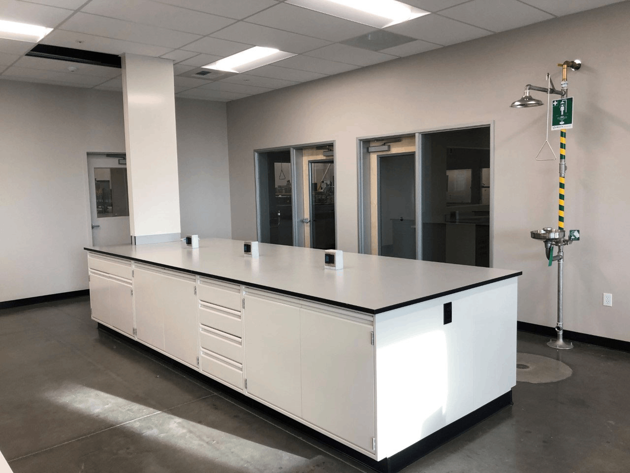 有限預(yù)算下裝修化學(xué)實(shí)驗(yàn)室，如何確保施工質(zhì)量？