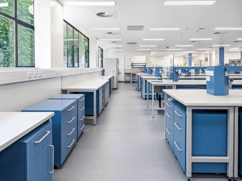 專業(yè)視角下的實(shí)驗(yàn)室裝修：PCR實(shí)驗(yàn)室的規(guī)劃與工程